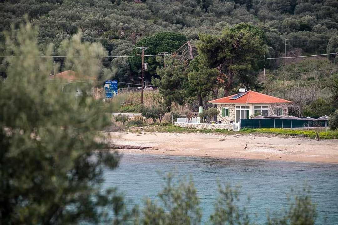 House Kokkalas On The Beach Pyrgadikia Buitenkant foto