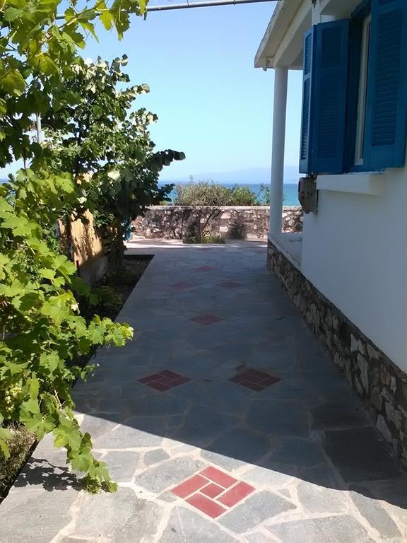 House Kokkalas On The Beach Pyrgadikia Buitenkant foto